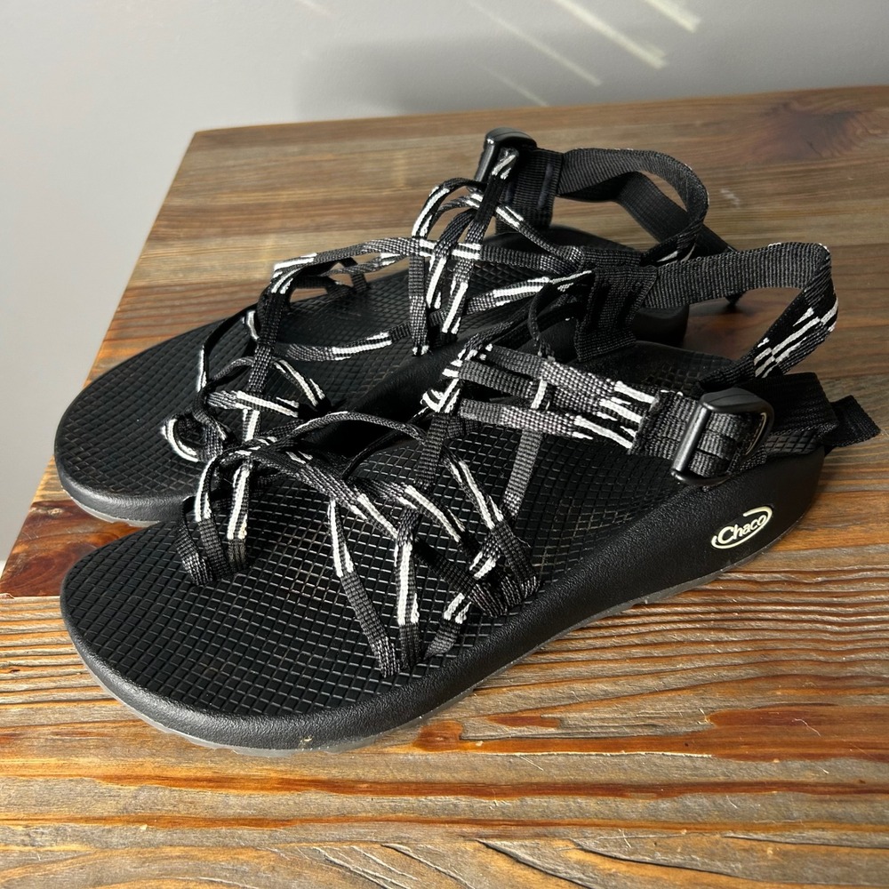 Chacos ZX3 Women Sz 10‎ Black White Strappy Sporty Performance Footwear Sandals